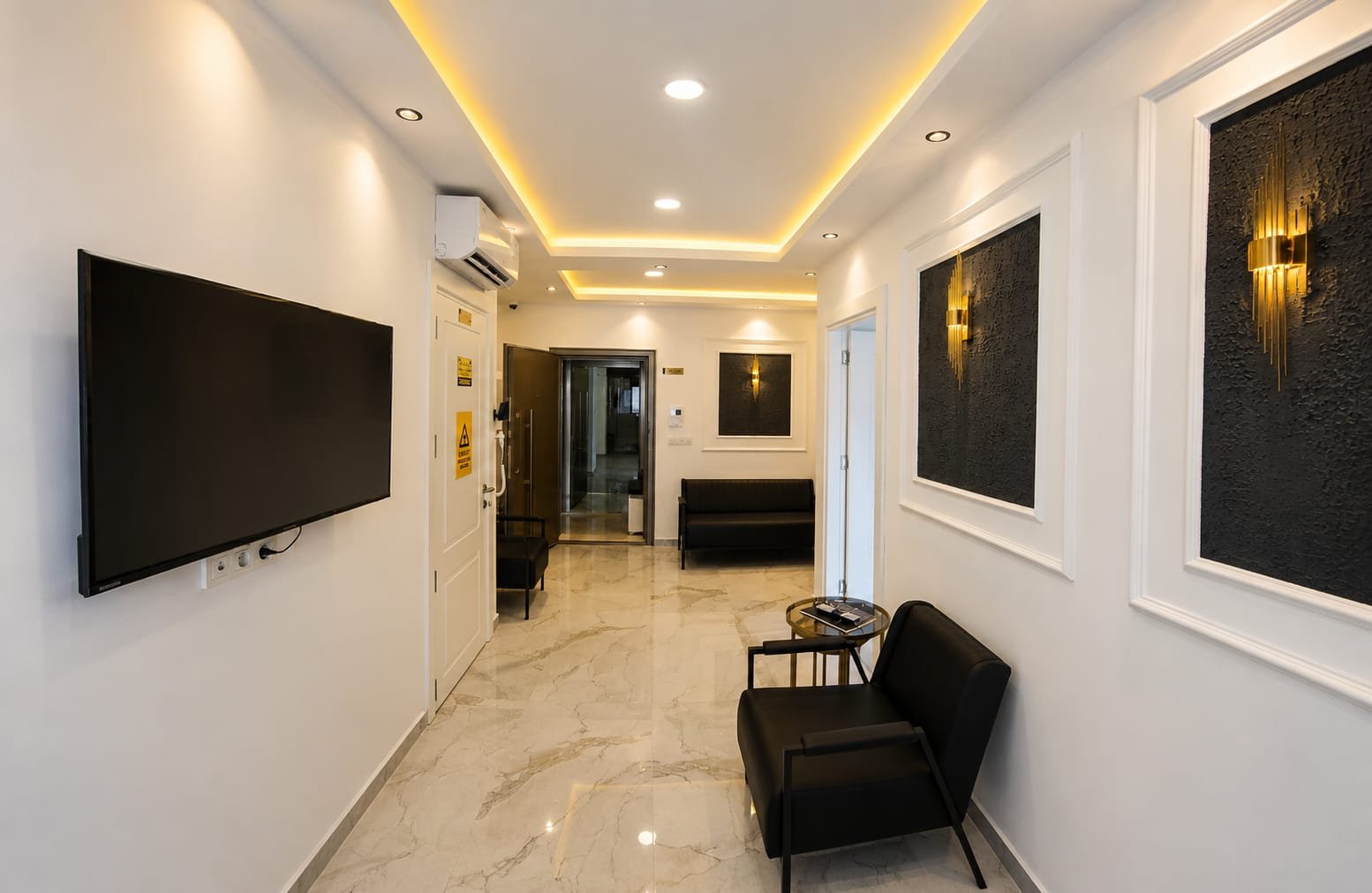 Klinik Bekleme Salonu ve Koridor